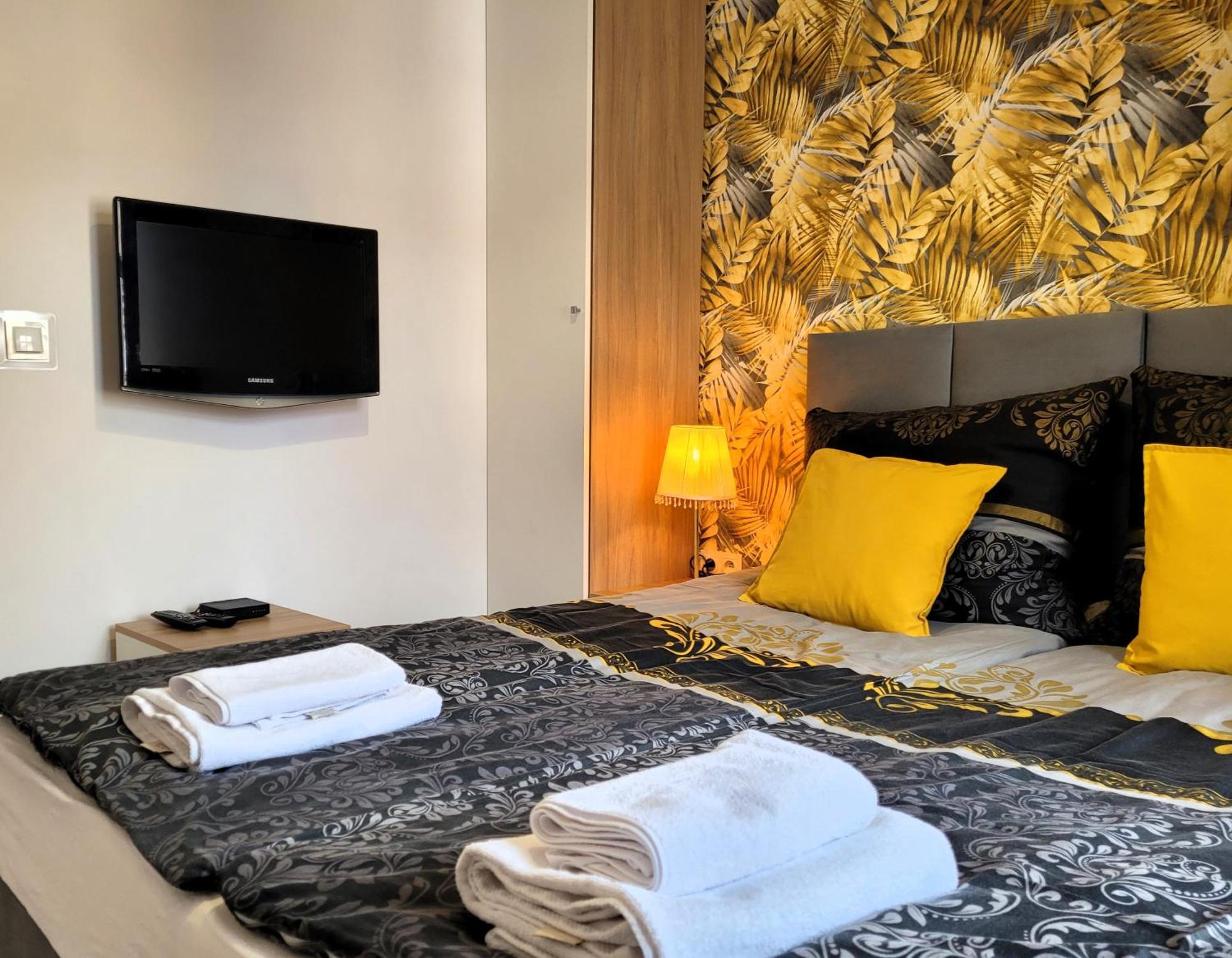 Apartament Przy Placu Piastowskim يلينيا غورا المظهر الخارجي الصورة