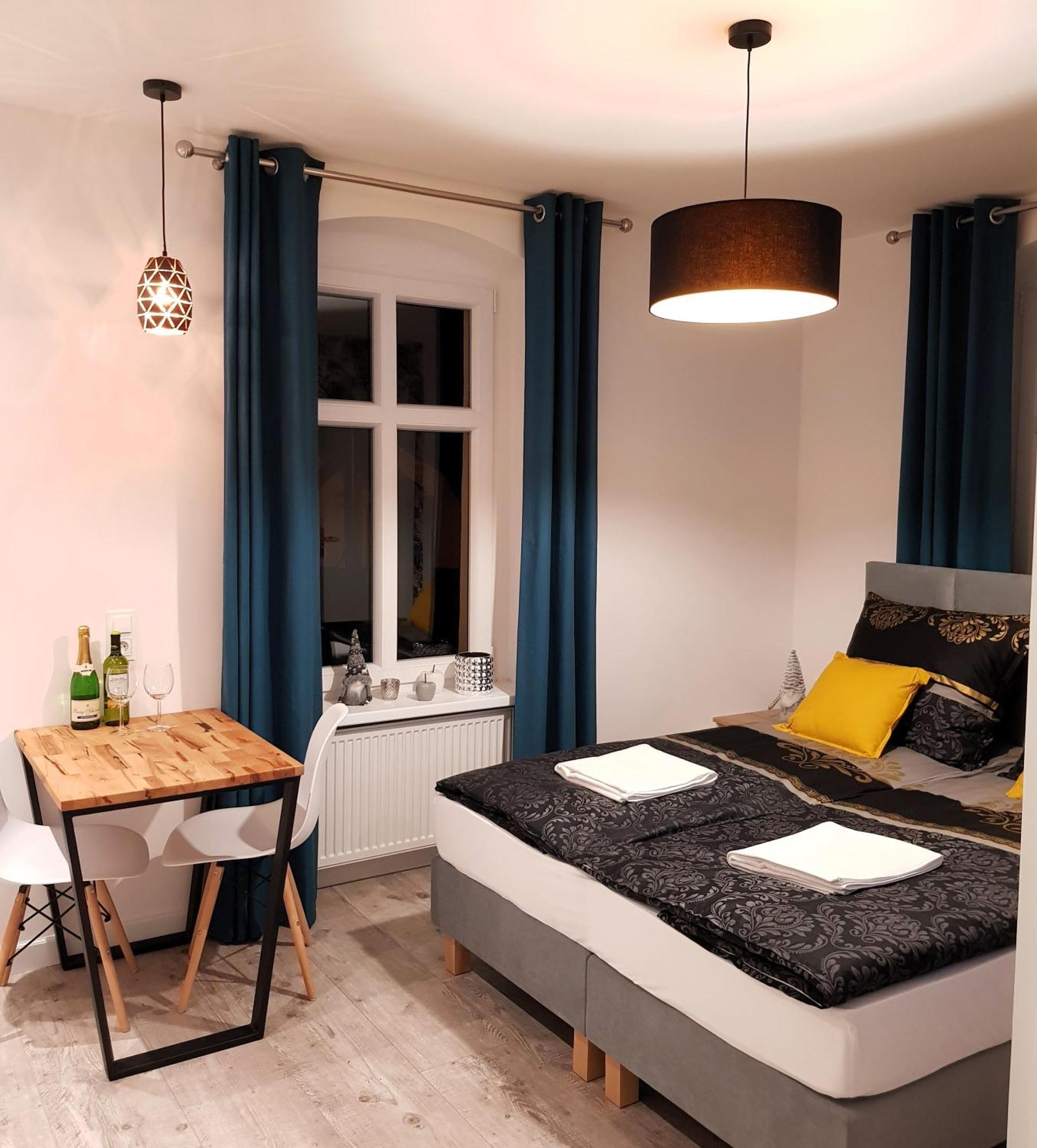 Apartament Przy Placu Piastowskim يلينيا غورا الغرفة الصورة